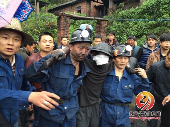 株洲市矿山救护队成功救出一名被困矿工