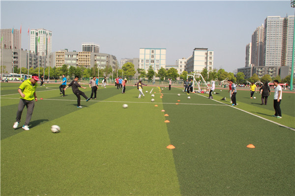 市教育局、体育局联合举办全市校园足球师资培训