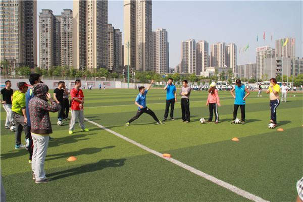 市教育局、体育局联合举办全市校园足球师资培训