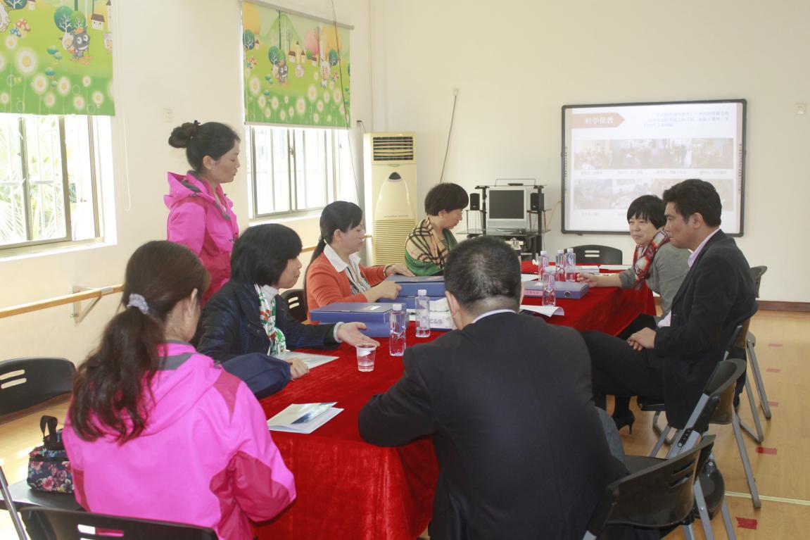 高新幼儿园获“省骨干民办园”验收组好评