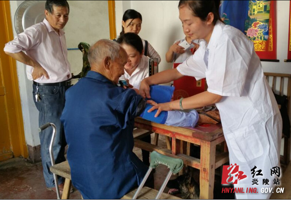 市慈善办慰问组看望慰问炎陵县11名抗战老兵