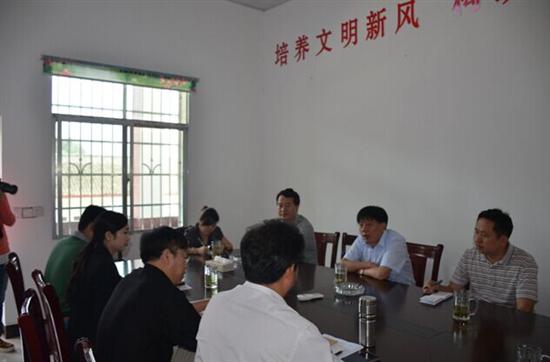 陈光国调研龙凤乡基层工作