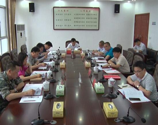 谭润洪主持召开2015年第七次县委常委会议