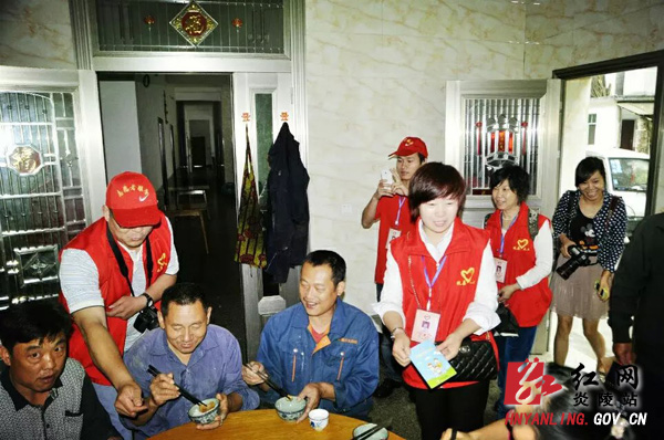 炎陵、茶陵、攸县三县志愿者大力倡导游客文明出行
