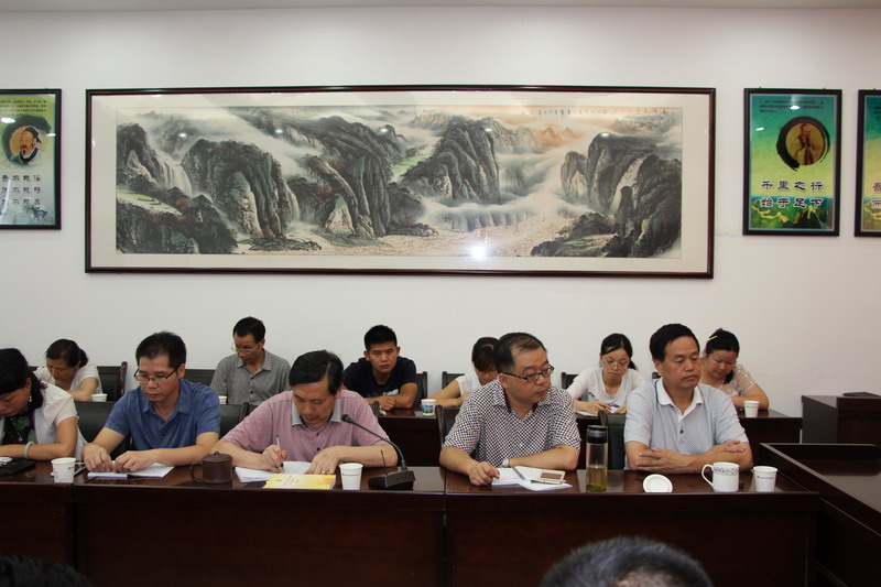 何若愚到芦淞分局支部开展“三严三实”集中研讨会督导暨党课辅导