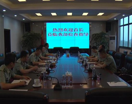 雷鸣来县调研武装工作