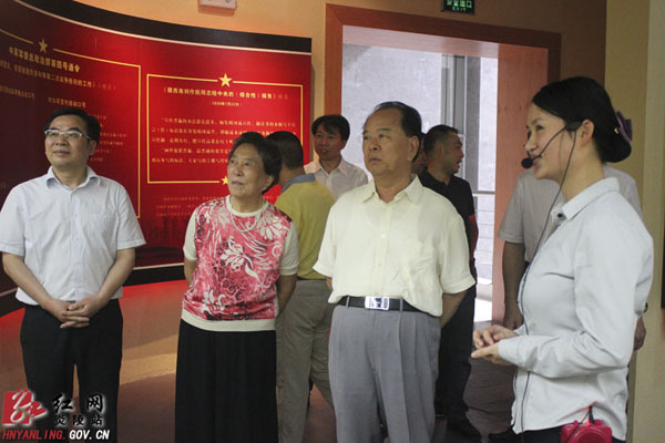 曹伯纯视察炎陵经济社会发展情况
