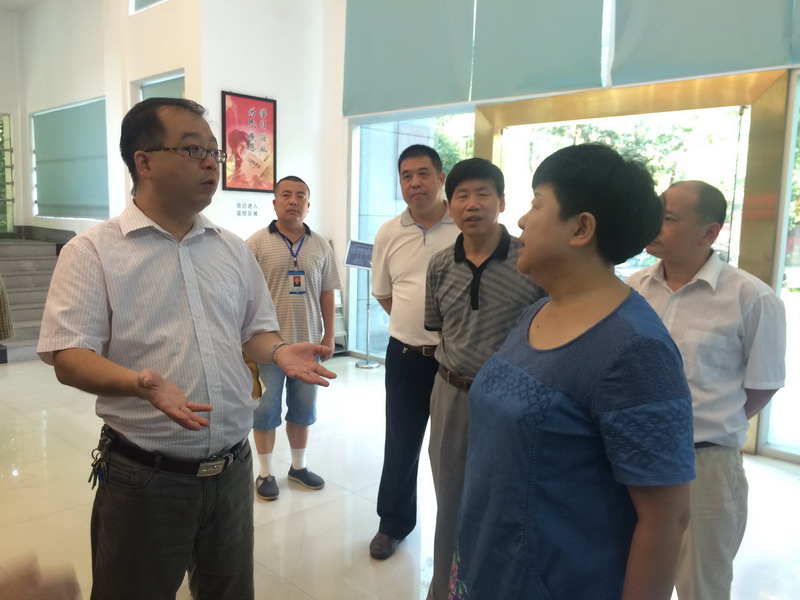 市人大常委会副主任鲁立彬一行到芦淞区开展国土专项工作评议