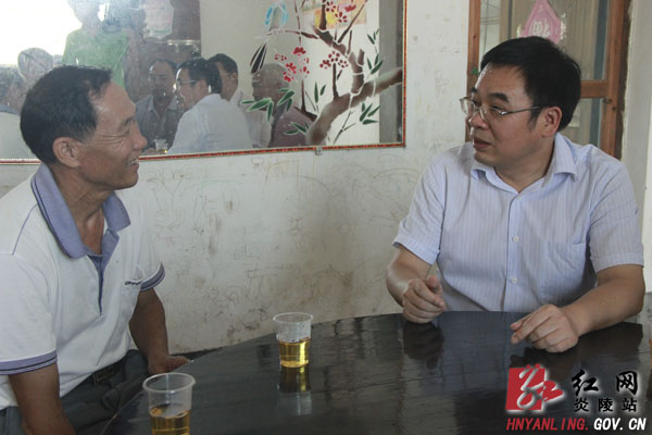 黄诗燕深入三河镇党代表工作室开展活动