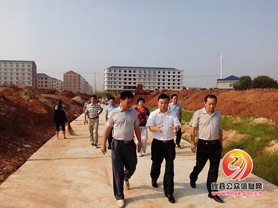 胡湘之调研县职业中专改扩建工程