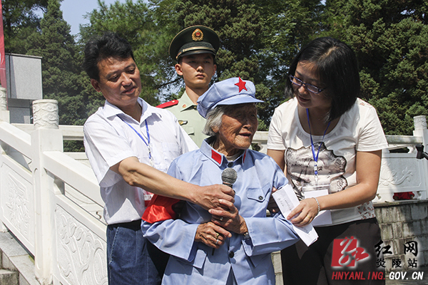 ＂薪火相传&middot;再创辉煌＂长征精神红色旅游火炬在炎传递
