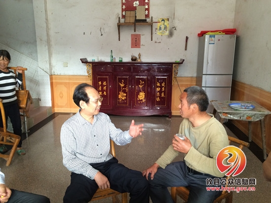 市政协副主席贺夏盛到丫江桥三峰村开展“一进二访”活动