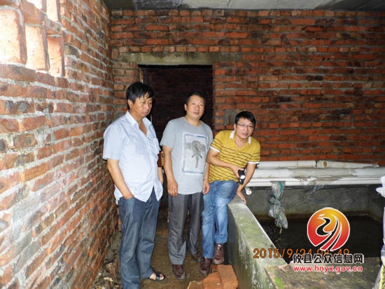 县残联组织专家服务团实地指导残疾人创业