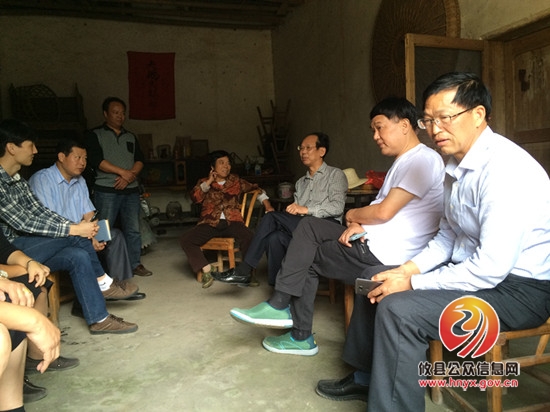 市政协副主席贺夏盛到丫江桥三峰村开展“一进二访”活动