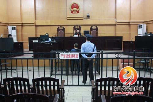 开房容留他人吸毒　“孝儿”触法领刑罚