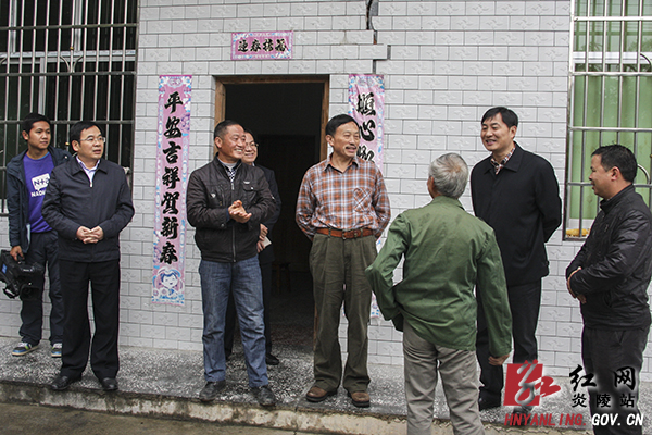 张雄调研指导龙渣乡龙凤村党建帮扶工作