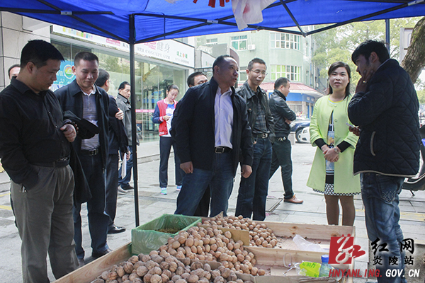 提升集贸市场环境质量 营造文明市场环境