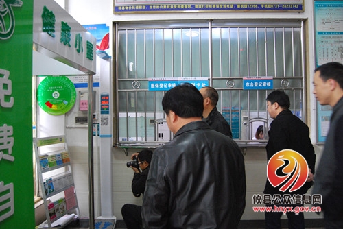 省卫计委优化卫生计生户外宣传环境示范单位创建测评检查组来攸检查