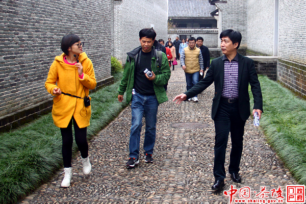 20余名省内新闻工作者到茶陵学习采风