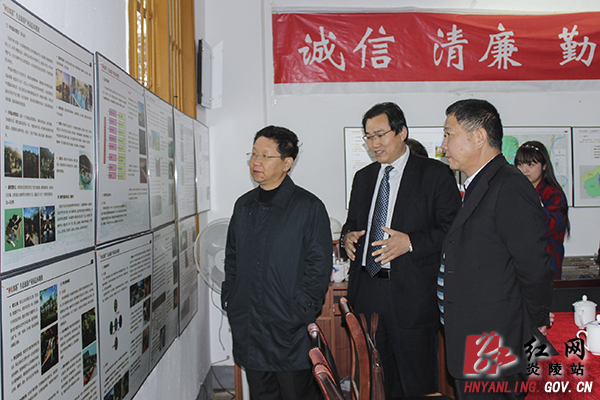 赵文彬到鹿原镇金花村开展“一进二访”活动