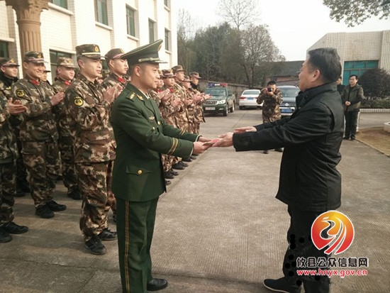 【送温暖】毛春良走访慰问驻攸武警官兵