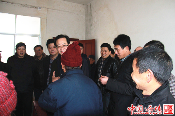 蔡溪到茶陵县走访慰问困难群众 送新春祝福