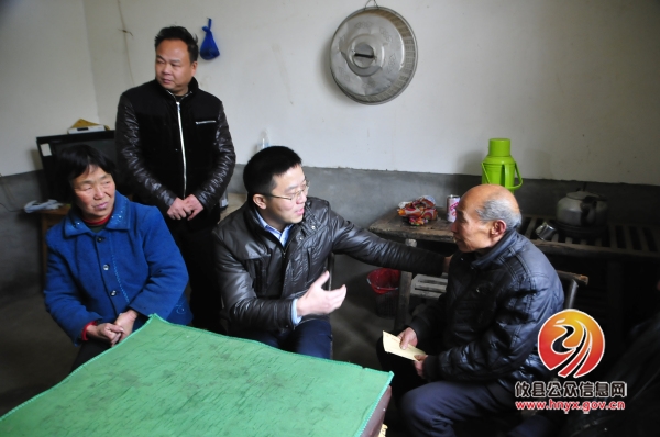 【送温暖】龚红果走访慰问丫江桥镇三峰村贫困帮扶对象