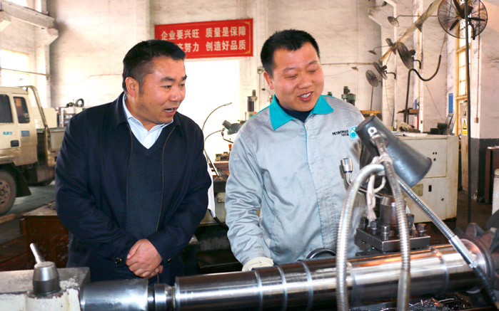 蔡周良付访华新春下基层为企业排忧解难