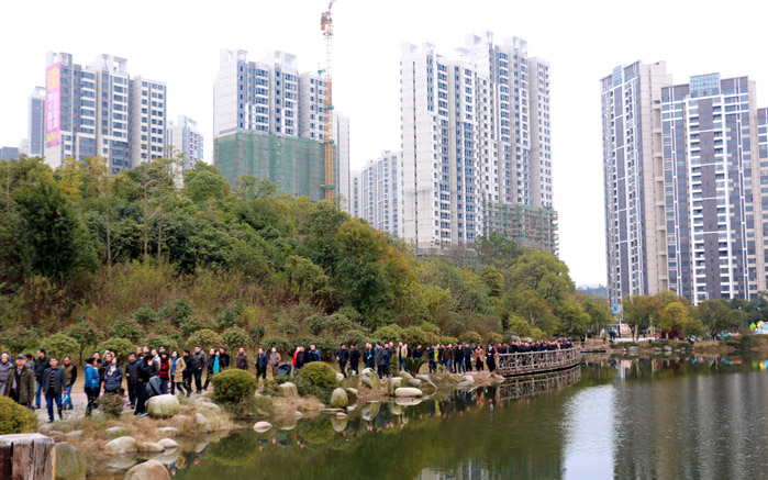 示范区组团考察学习天元区项目建设经验