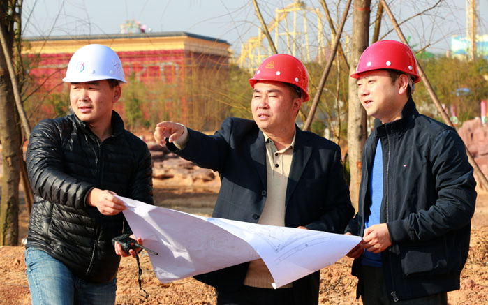 蔡周良付访华新春下基层为企业排忧解难