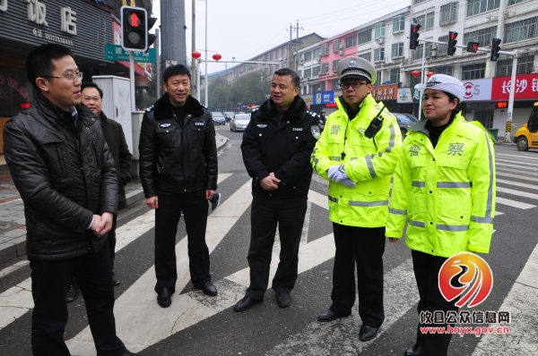 【送温暖】龚红果走访慰问公安交警和消防官兵