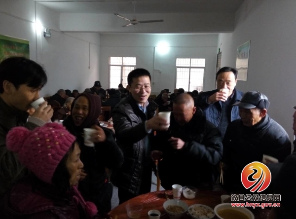 【送温暖】龚红果走访慰问丫江桥镇三峰村贫困帮扶对象