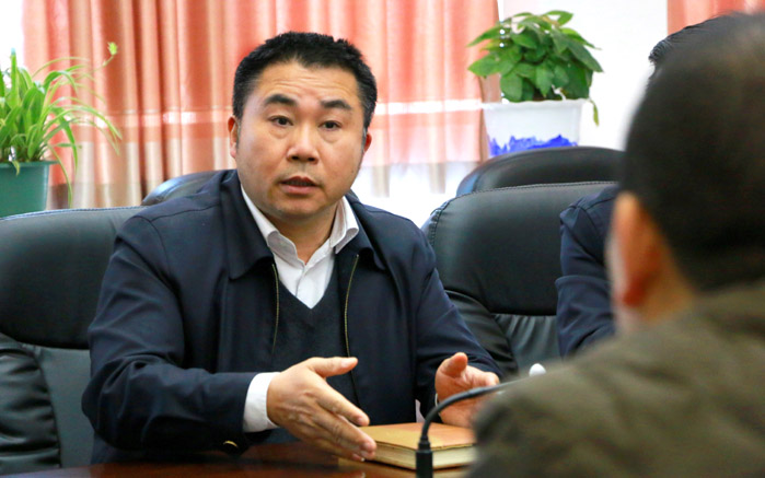 蔡周良付访华新春下基层为企业排忧解难