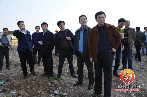 【践行一线工作法】县长龚红果就苏洲水闸除险加固项目进行现场办公