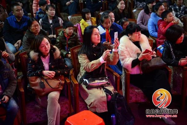 首位著名少年钢琴演奏家走进攸州与琴童零距离交流