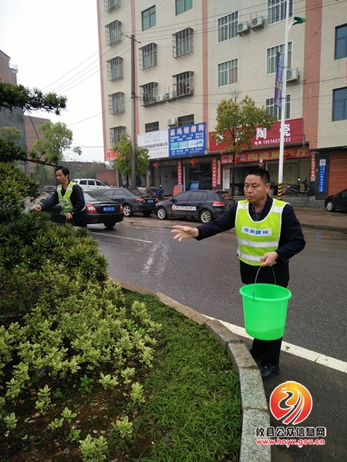 攸县市政园林管理处积极开展城区春季绿化养护工作