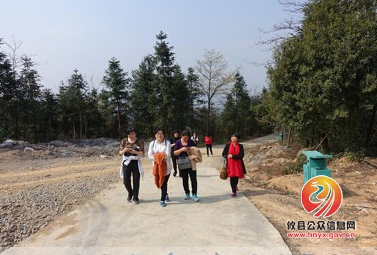 县委办、总工会联合组织庆“三八”活动