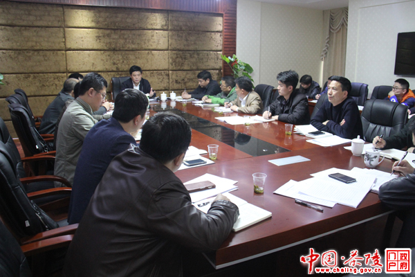 彭新军调研全县并村改革工作