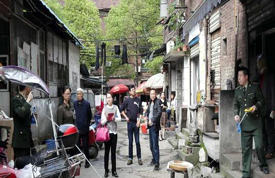 区商务和粮食局组织排查农贸市场安全隐患
