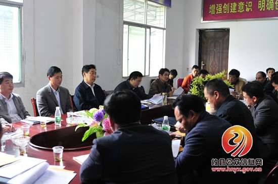 市政协副主席朱庸靖率队到攸县杨木港村就扶贫工作现场办公