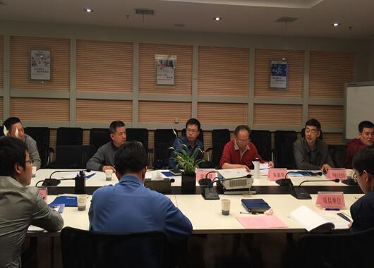 发改局组织相关专家对服瑞大道下穿沪昆铁路框架桥工程可研报告进行评估