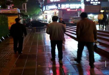 芦淞城管狠抓市容不留管理死角
