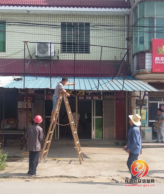 江桥街道开展乱搭乱建专项整治活动
