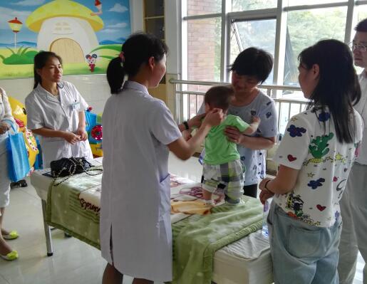 芦淞区开展“迎六一、送健康”小儿推拿技术推广活动