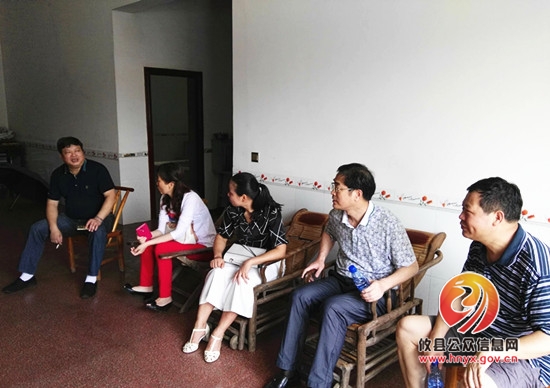 县统计局联合市局开展扶贫走访活动
