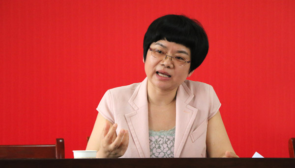 欧阳真云为双丰社区党员讲党课