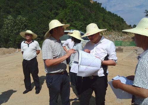 国家林业局驻贵阳专员办湖南处一行来我区监督检查建设项目征占用林地使用情况