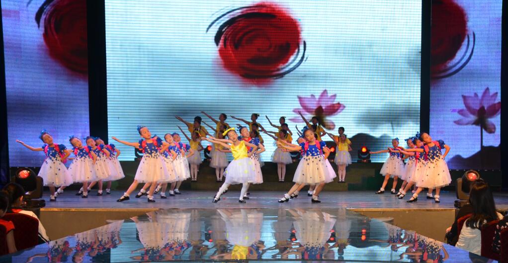 六月的梦——芦淞区2016“在阳光下成长”大型六一文艺汇演圆满成功