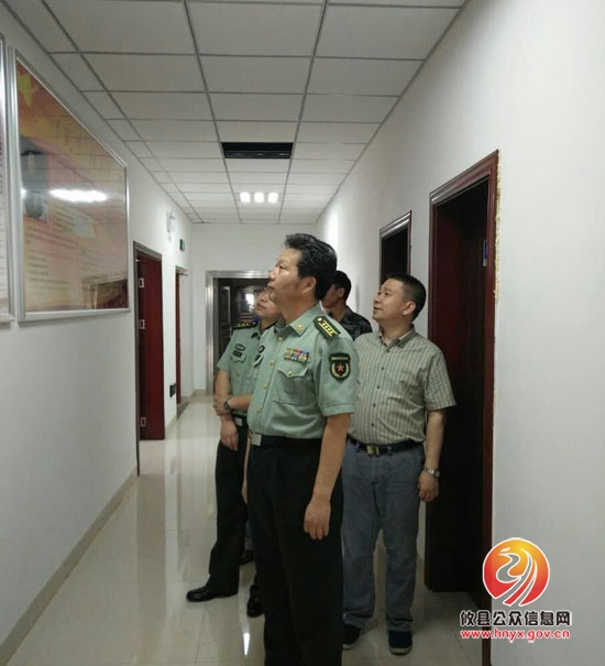 市委常委、株洲军分区政委胡鹏飞到江桥街道检查指导基层武装阵地建设工作