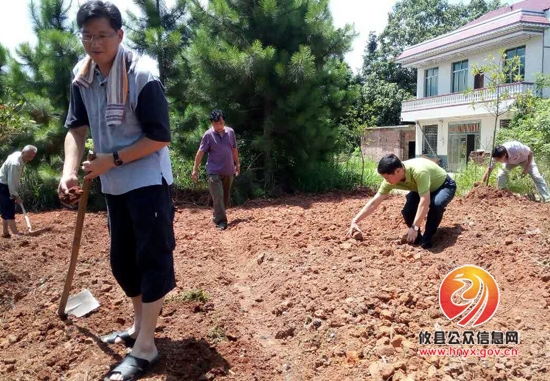 市政协副主席朱庸靖到江桥街道杨木港村开展精准扶贫工作